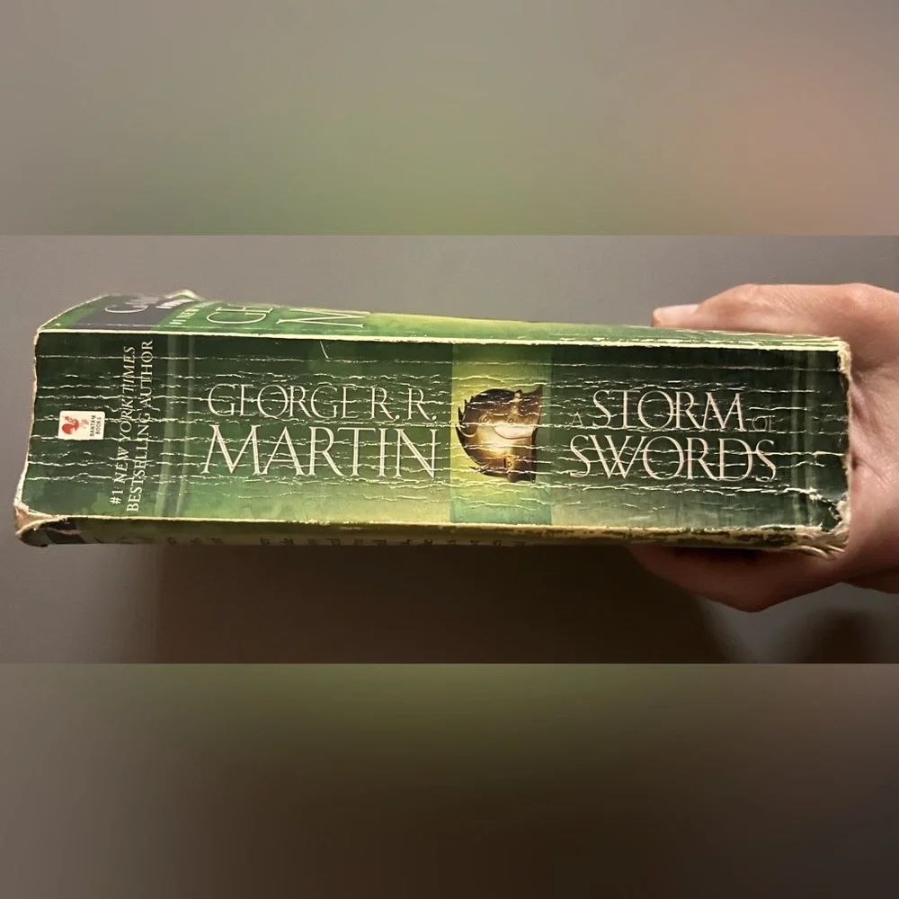 💜Game of Thrones : A Storm of Swords by George R.R Martin
